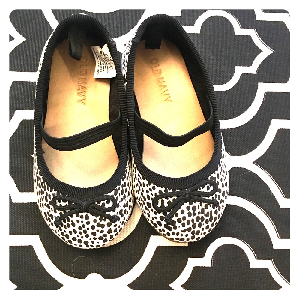 NWOT Black and White ballet flat baby/toddler